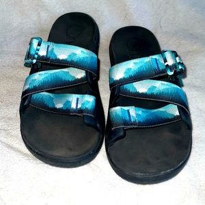 Chacos Chillos slides